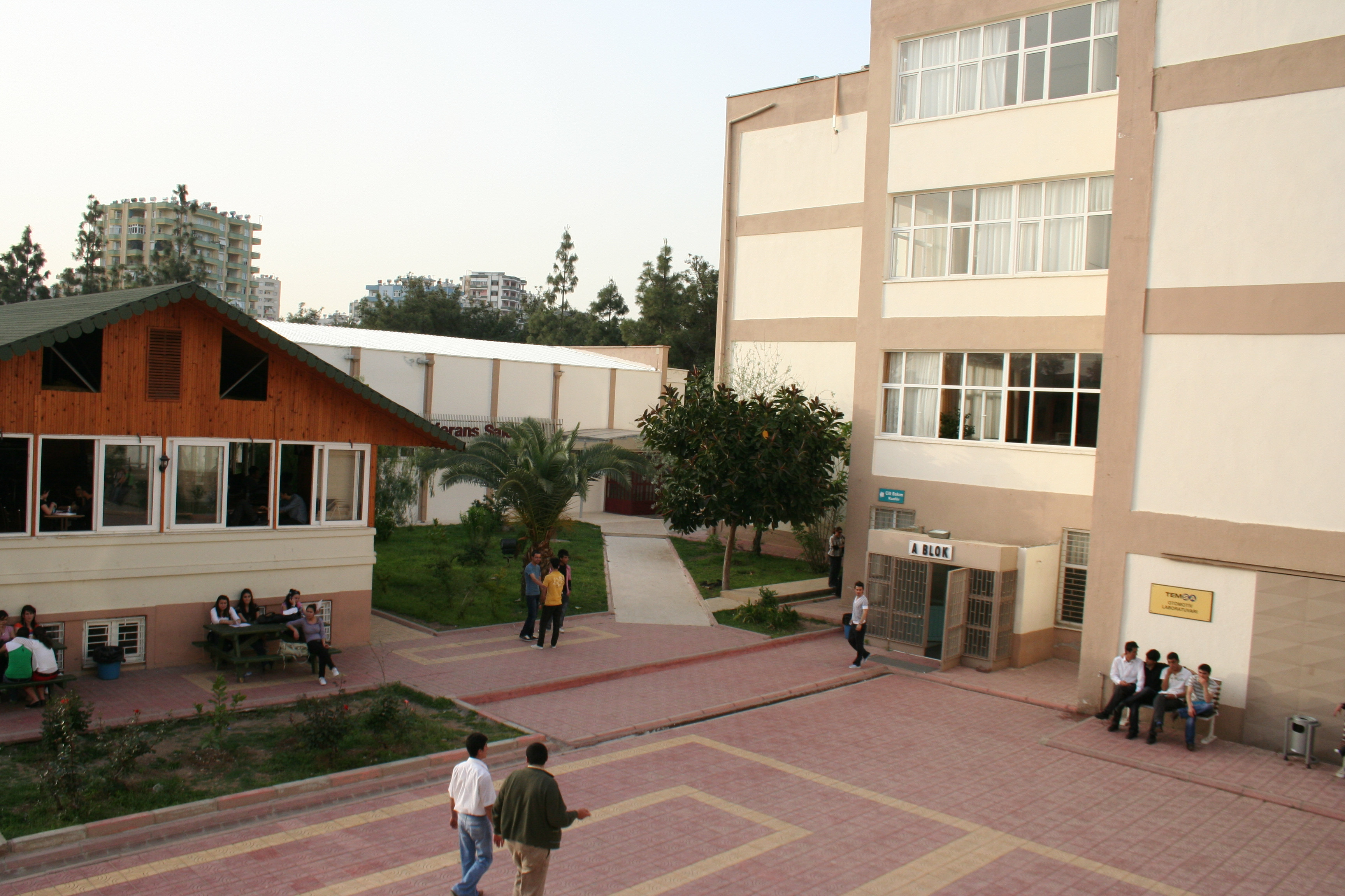 Çukurova Üniversitesi Galeri