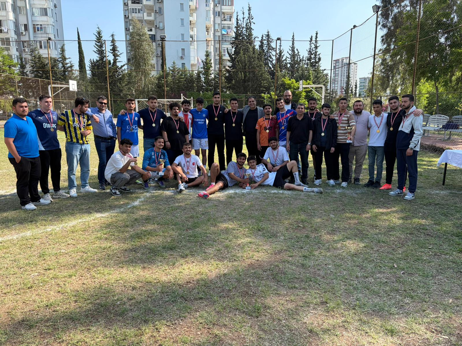 MESLEK YÜKSEKOKULUMUZDA FUTBOL TURNUVASI COŞKULU ÖDÜL TÖRENİYLE SONA ERDİ